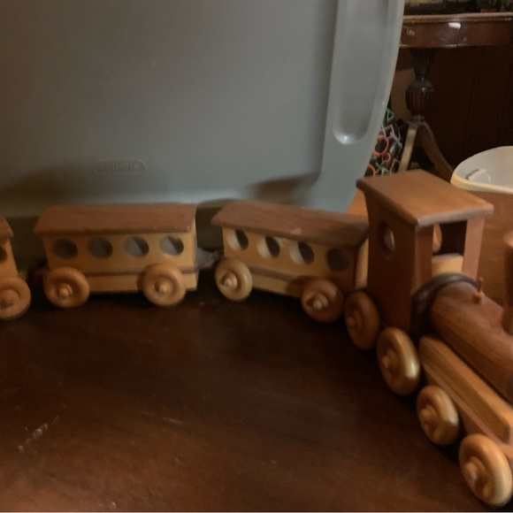 Wooden Amish Made 4 piece Train Set - Picture 2 of 4
